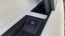 Land Rover Defender 3.0 D250 SE 90 3dr Auto Diesel Estate